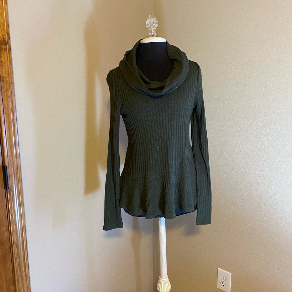 ❤️ Anthropologie Green Cowl Neck knit top